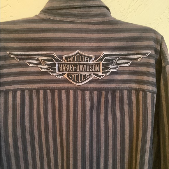 Harley Davidson large button up - Picture 5 of 5